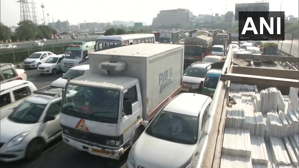 TOIGurgaon's tweet photo. #Delhi: Traffic congestion at Delhi-#Gurugram (Haryana) border due to checking of vehicles, in view of farmers' '#DelhiChalo' protest march. (ANI) https://t.co/57uy7Gcjc4