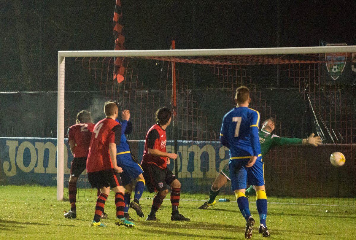 official_scrfc's tweet photo. Scoring was completed in stoppage time with Campbell notching his second.

Line up: 
Bradshaw; Bogle, Bedding, Davies, Cousins; Robinson, Holden, Mead (Blowers), Gjoni (Emery); Campbell, Fernandez (Auletta) https://t.co/to3sfZWAKb