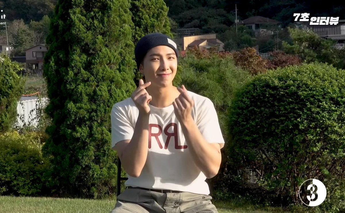forever_Spring7's tweet photo. Nous aussi on t'aime Nam 🥰🥰💜💜

#BTS7seconds #NAMJOON #BTS_BE https://t.co/bQFOzuyXEV