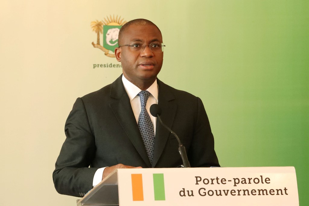 CotedIvoire_off's tweet photo. #FlashCiv
Le Conseil des ministres a adopté un décret portant modalités d’application de la loi n° 2019-870 du 14 octobre 2019 favorisant la représentation de la femme dans les assemblées élues. (1/4) https://t.co/O219HYFeAz