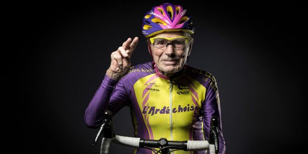 ammattipyoraily's tweet photo. Robert Marchand turns 109 today. Joyeux anniversaire, Monsieur! 🎂 https://t.co/w203ipMZ32