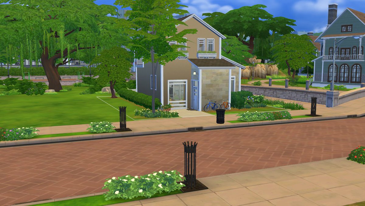 JuicySims17's tweet photo. I build a uni housing, nothing special but has everything your Sim and and their roommate needs! #ShowUsYourBuilds https://t.co/Z722nY0e8q