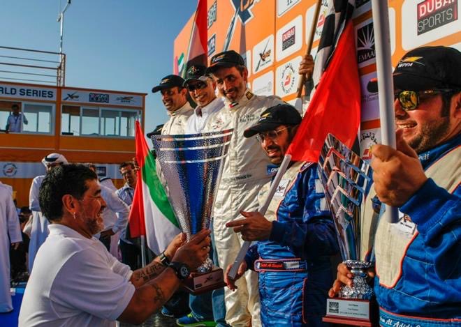 Today we say good bye to the football legend 🏆 #DiegoMaradona RIP 💙
Maradona awarding our #VictoryTeam champions after winning Napoli Grand Prix during <a href="/XCATWorldChamp/">UIM XCAT World Championship</a> in 2014 #WorldChampionship
#extremesports