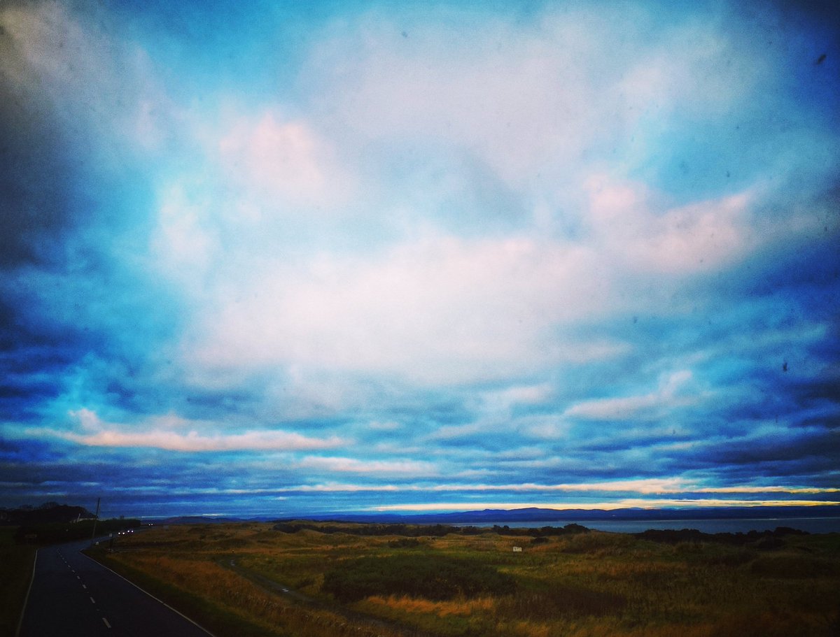 Hannika83's tweet image. More #viewsfromthe95 @StagecoachEScot #standrews #castlecourse