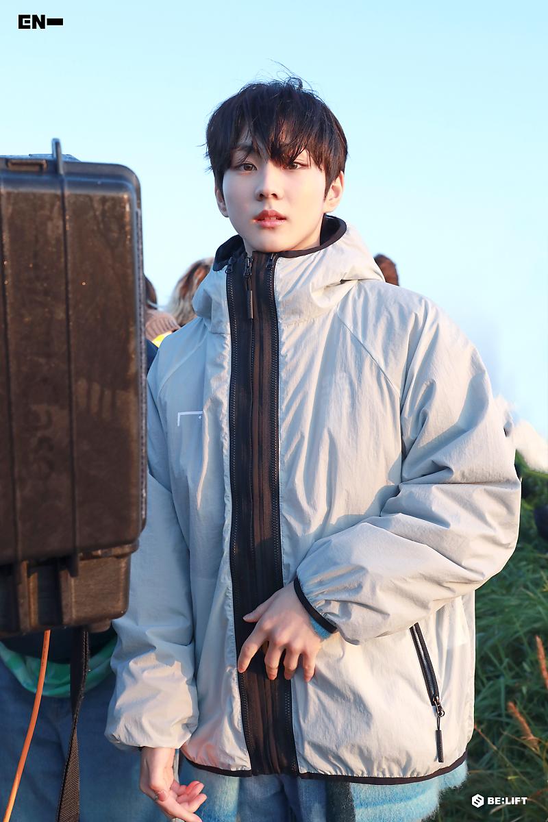 Enhypen Indonesia Naver Enhypen Behind Photoshoot Border Day One Dawn Ver Dan Dusk Ver Enhypen 엔하이픈 Enhypen Members