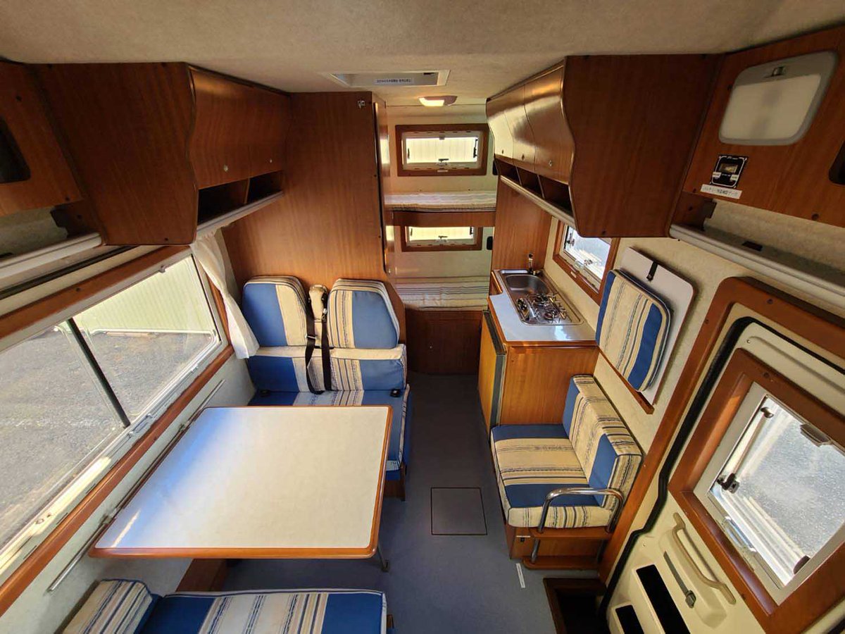 キャンピングカー比較ナビ 11 26更新 新着中古車販売情報 セレンゲティ7号 トヨタ キャブコンキャンピングカー 現品限り 値段 348 0万円 税別 年式 10年 乗車人数 7人 就寝人数 7人 詳しくはこちら T Co Ygheojdj9j 車 車売り