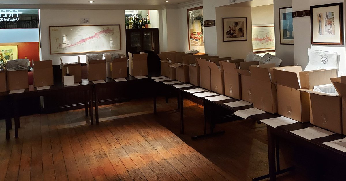 Some of our Chez Vous Home Dining experience boxes built ready for orders placed this week..we couldn't get all of them in the picture!! 
Next week's Chez Vous menu is live for you to view and order from tomorrow souslenezchezvous.com