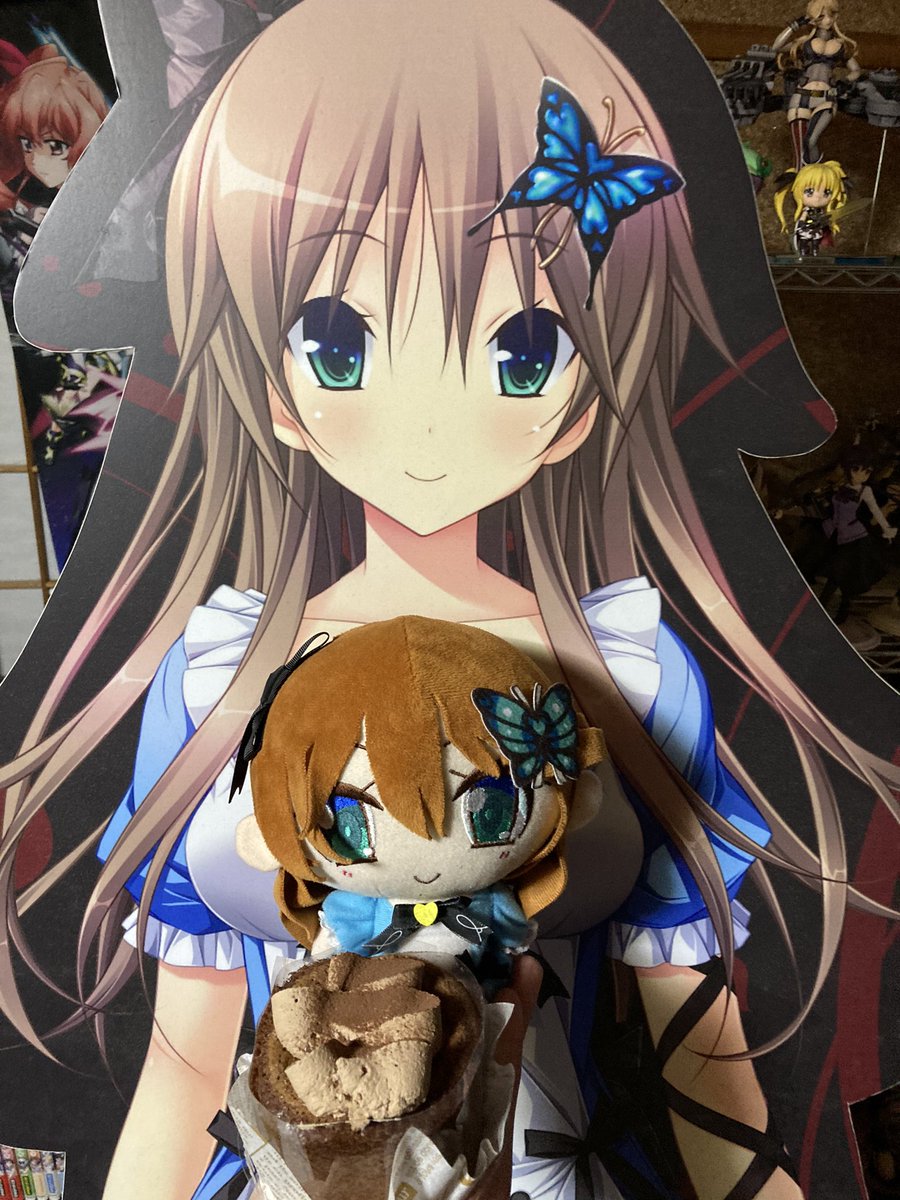 ｻ ﾘｬﾝ على تويتر 本日11月26日は ハピメア のヒロイン 鳥海有栖の誕生日 こだわりの逸品とか お高いスイーツとかは用意できないけど ささやかながらケーキを 4年前のパープルライブでpurple Software様からいただいた有栖の等身大パネル これからも大事にし