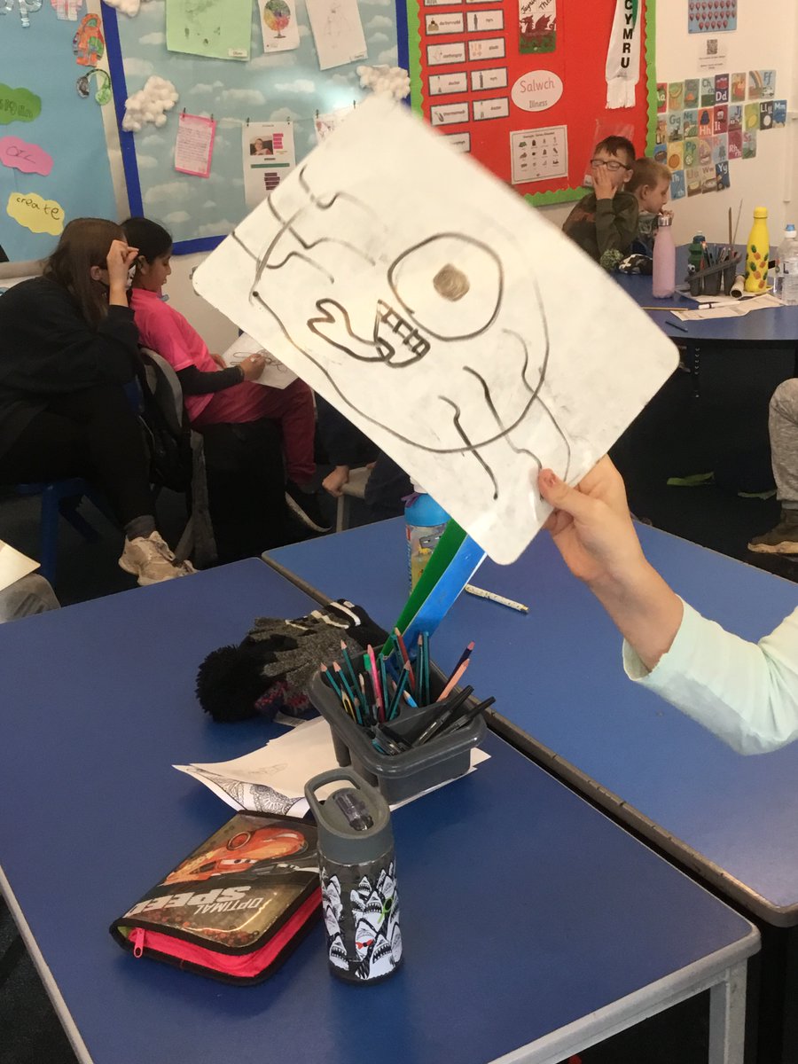 BrynHafodPrm's tweet image. Blwyddyn 4 loved practising their describing skills this morning. The children described the appearance of the  funny monster characters for their partners to try and draw without looking! #CharacterDescription 📝