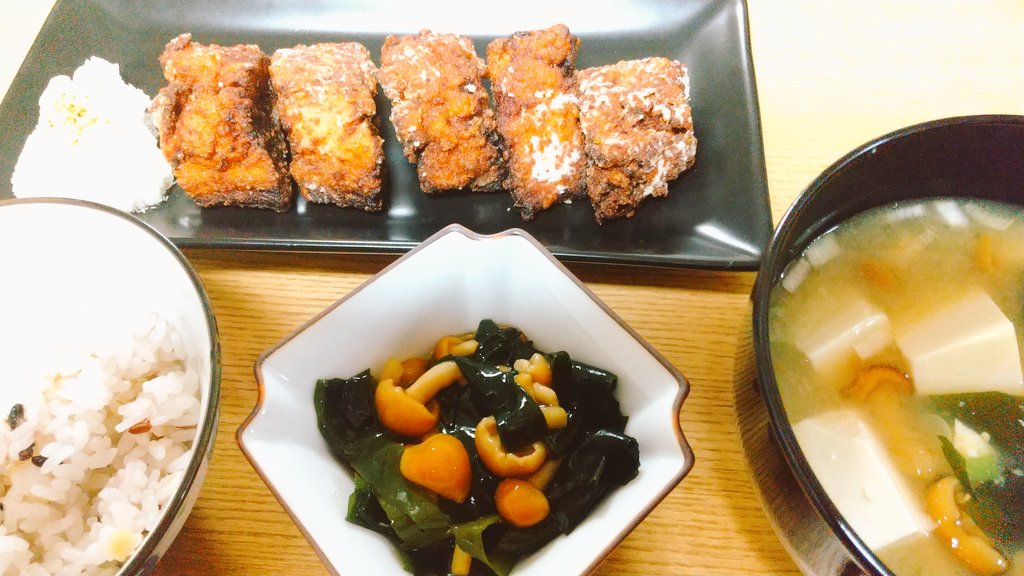 Miwa Yoshikawa 久しぶりに揚げ物つくりました ほかのレシピと比べると やっぱり手間がかかって大変ですね 今日のご飯は サバの竜田揚げ 酢の物 煮物 ごはん なめこ汁でした 今日のご飯 料理 献立 和食 揚げ物 魚料理 サバの竜田揚げ