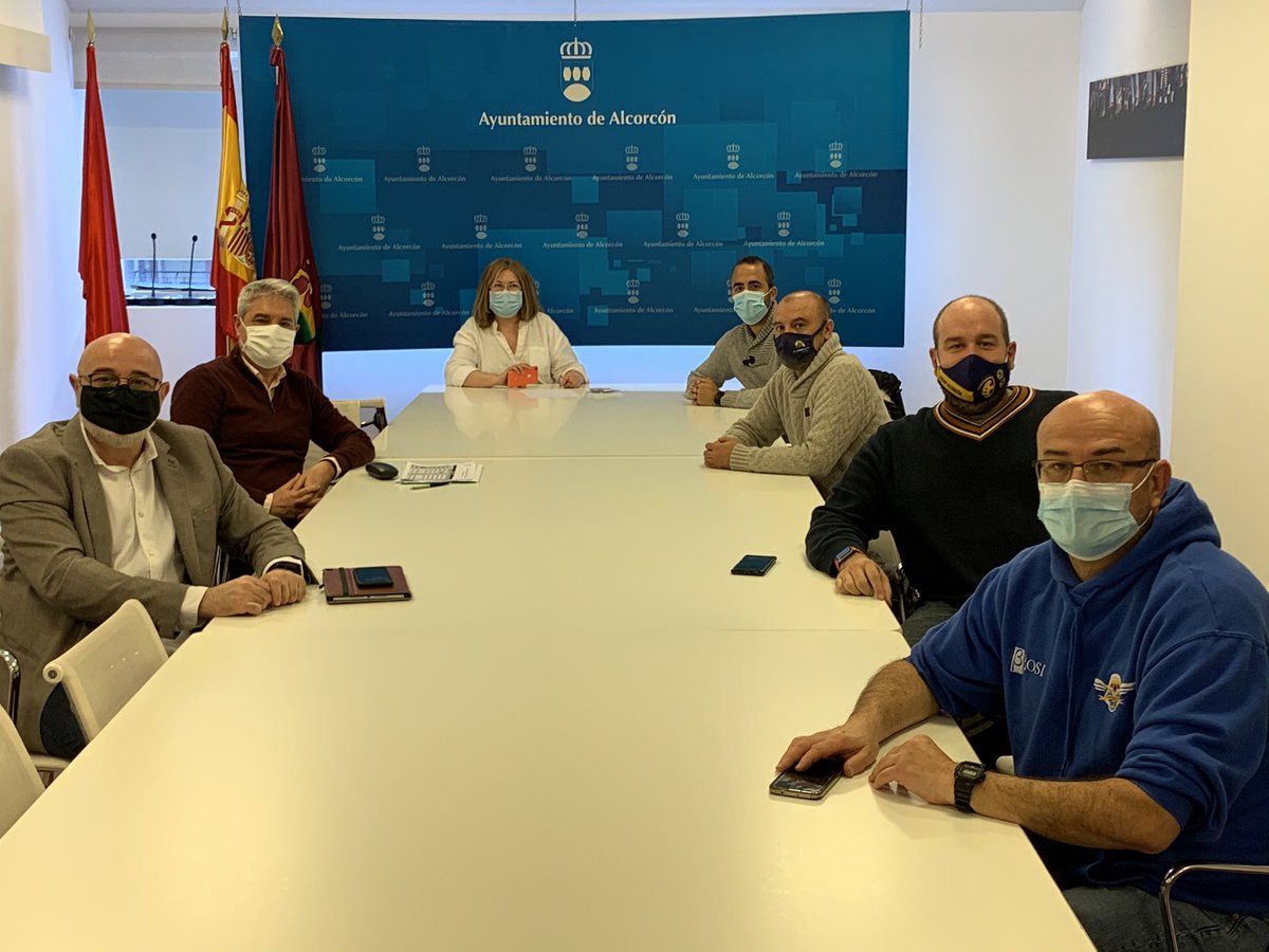 Hemos mantenido reunión con la <a href="/ACDAlcorcon/">ACDA</a> para escuchar sus propuestas e inquietudes y explicar las iniciativas actuales y futuras que se van a tomar desde el Gobierno del <a href="/AytoAlcorcon/">Ayuntamiento de Alcorcón</a> para mejorar el deporte en #Alcorcón.