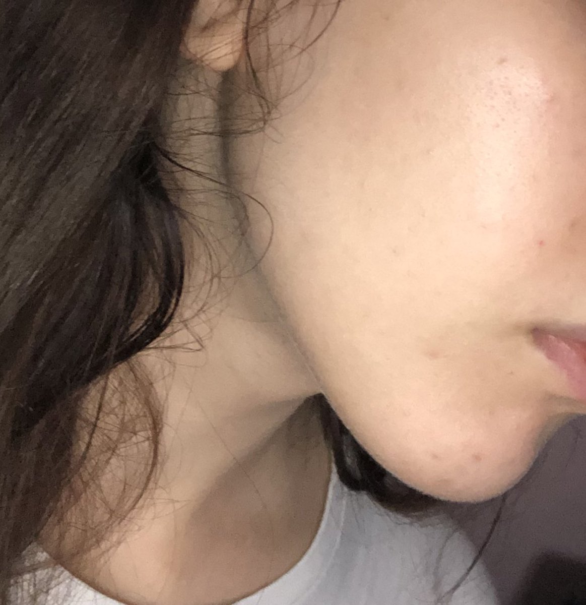 thinbabes's tweet image. okay jawline come through