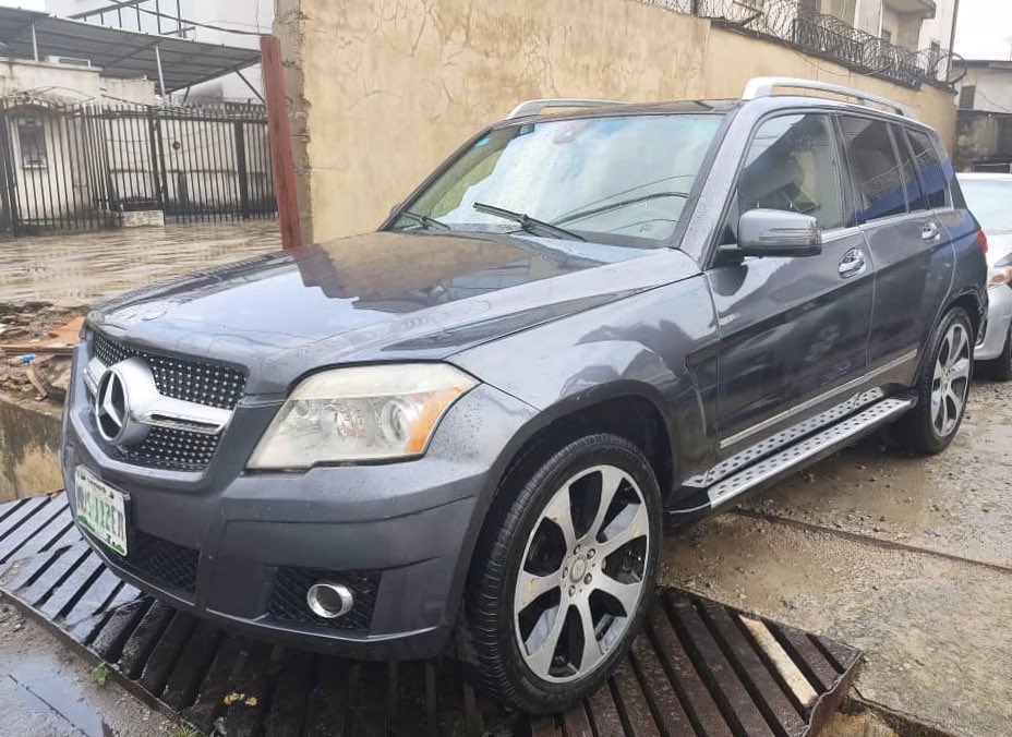 vershauto's tweet photo. New whip alert 
Brand:- Mercedes-Benz 
Model :- GLK 
Year :- 2010
Condition:- neatly used 
Transmission:- automatic 
Price :- 4,000,000
Location:-ikeja,Lagos. 
Contact(call or WhatsApp):-09025251789
#ikejacars #vershautos #vershcars #vershcleancars #trusteddealership https://t.co/Oe0s5V19eI
