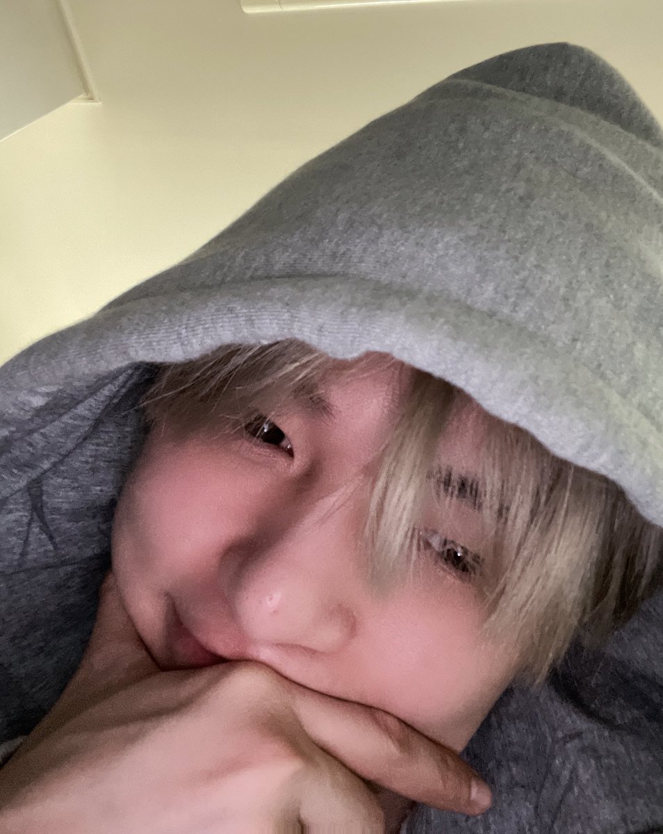 OfficialMONSTAX's tweet image. 뭐해애애애애잉에ㅔㅔ #민혁