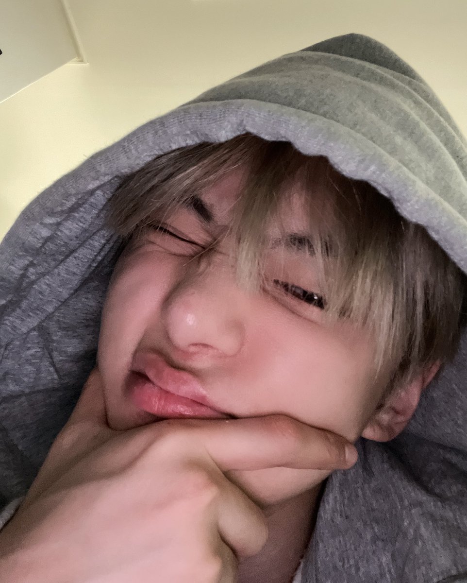 OfficialMONSTAX's tweet image. 뭐해애애애애잉에ㅔㅔ #민혁