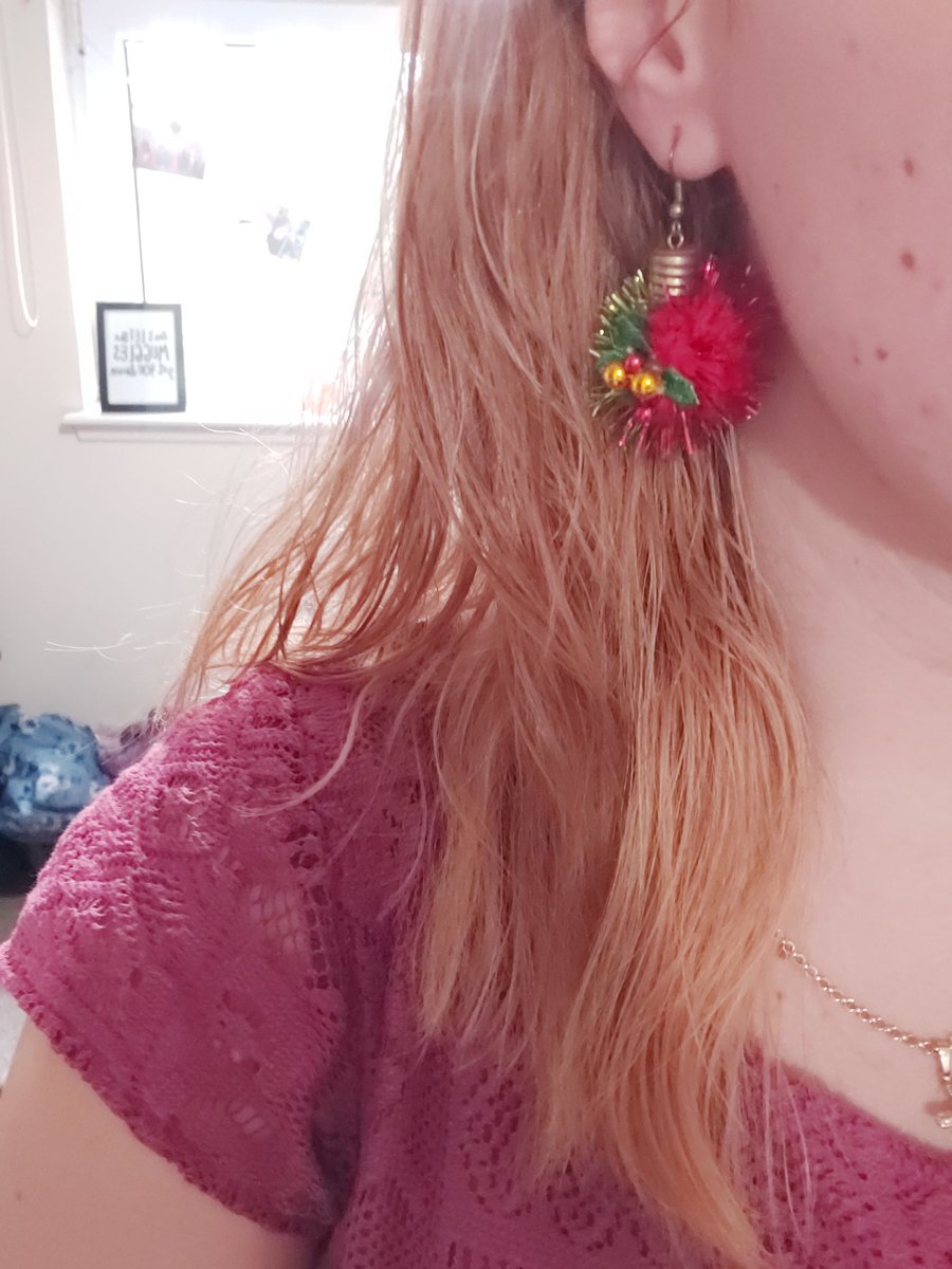 drcasuallycruel's tweet photo. #earringadvent https://t.co/EMdg2WoW08