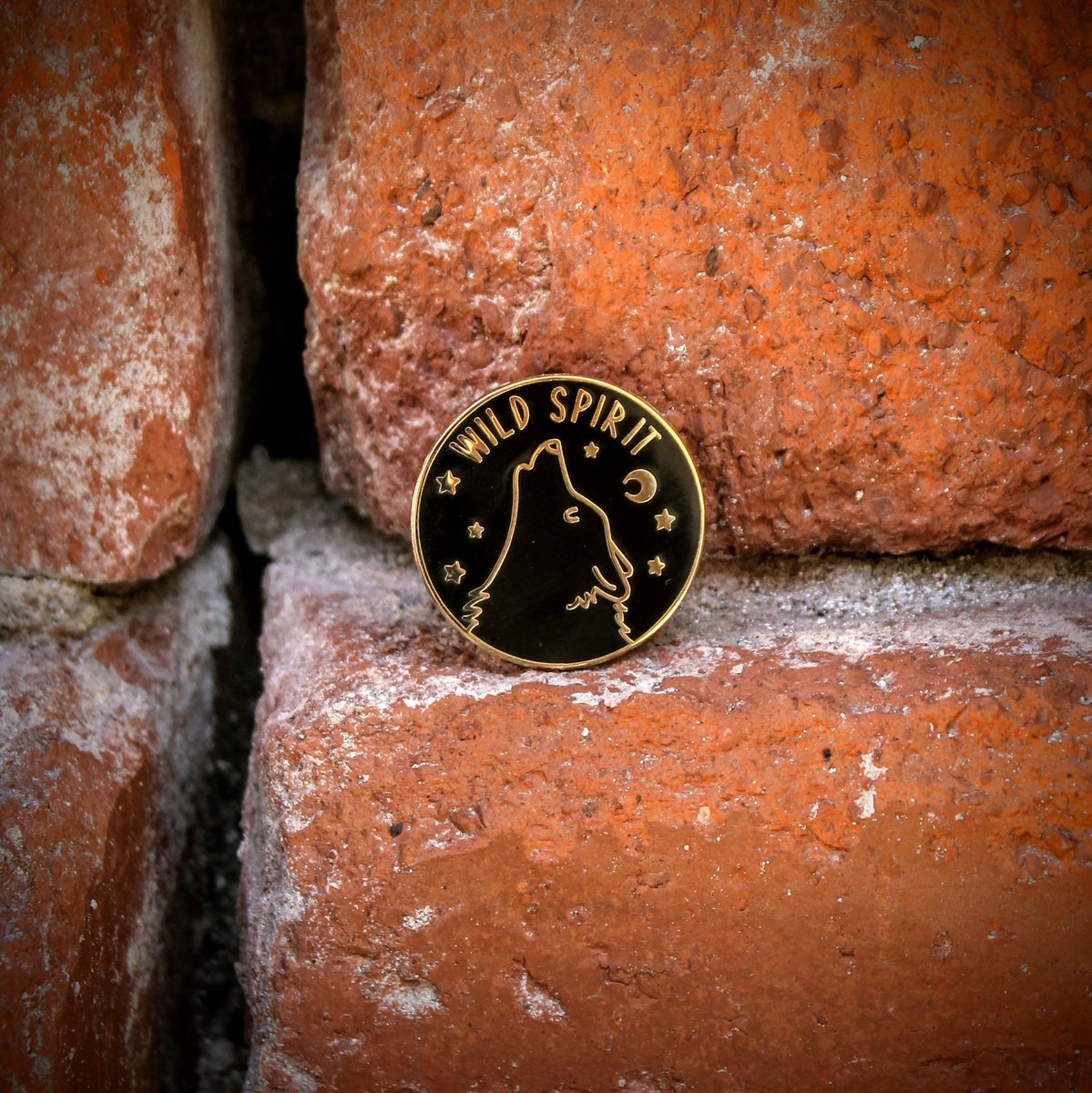 moonshine_nm's tweet photo. New Enamel Pin by Holly Andrews!!
#HowlOn #StayWild #WildThing #EnamelPin https://t.co/LWRDoFehyz https://t.co/riGtIUJ9Xp