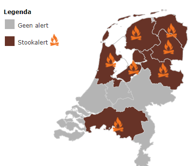 rivm's tweet photo. #Stookalert voor Groningen, Friesland, Drenthe, Overijssel, N-Holland, N-Brabant, Flevoland. Advies: laat je #houtvuur uit; door de weersomstandigheden blijft rook langer hangen. Niet stoken voorkomt overlast en verergering van gezondheidsklachten. https://t.co/tqhiNEo8B1 https://t.co/zA5o7DGJsK