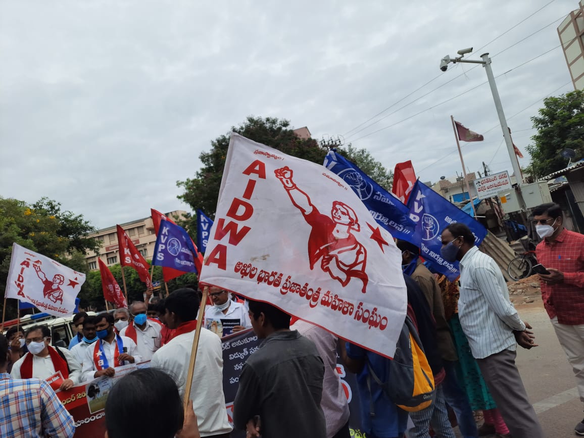 napmindia's tweet image. #GeneralStrike 
#MazdoorKisanStrike 
#ScrapLabourCodes

From Hyderabad

NO to:
- Hire and fire regime
- corporatisation of state-run enterprises
- anti-worker labour laws