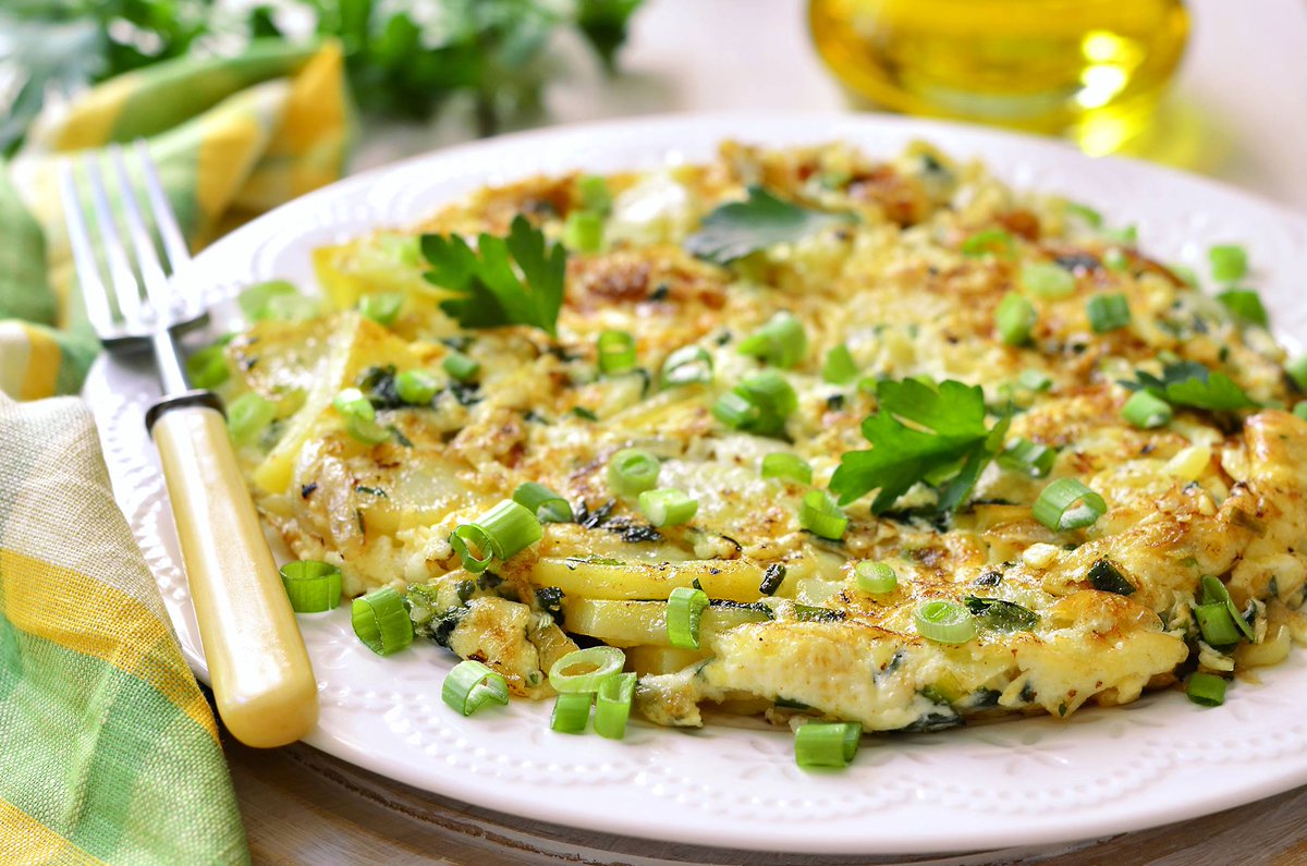 Cuisineetmets's tweet photo. Omelette aux pommes de terre et ciboulette
https://t.co/hfhzd9psAQ
J'aime manger mes omelettes avec une bonne salade verte, j'alterne aussi les herbes, persil, ciboulette, oignons verts...
#recette #cuisine #omelette #recettes #oeuf #oeufs #instafood #instacook #cuisinetemets https://t.co/xcNYQ13EKS