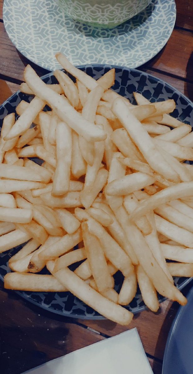 Had a lovely night out with <a href="/SonicLedgePog/">SonicTheLedgePog</a> for our 9 year anniversary 🥰🥰 Nearly at double digits 😆😆