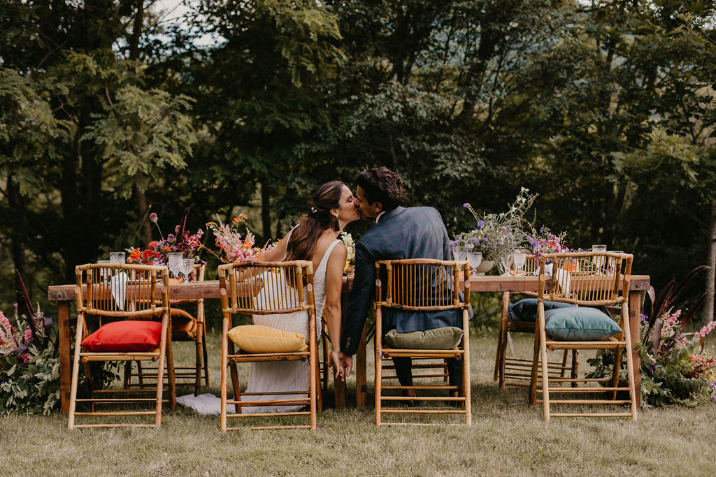 StorybrdWedding's tweet photo. Rainbow Indie Styled Shoot in the Catskill Mountains
https://t.co/w9solDc0j3 https://t.co/A1MlFxmCNd