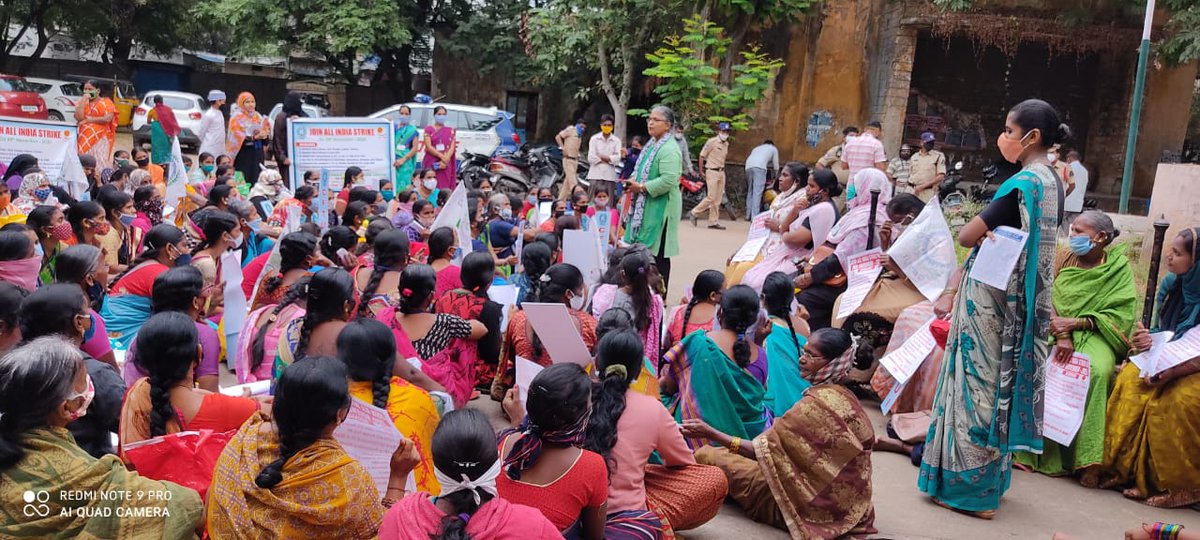 napmindia's tweet image. NAPM supports the demands of lakhs of domestic workers from across the country who are demanding dignity, fair wages, work security, lockdown compensation and occupational benefits. Oppose the regressive #LabourCodes2020. Pics from Sr. Lissy, Telangana DWU. 
#MazdoorKisanStrike