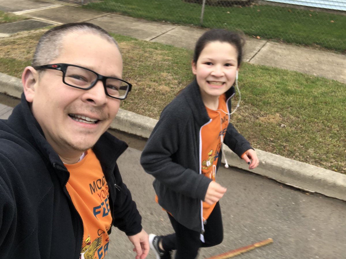 otsu2016's tweet photo. Kicking off Thanksgiving by running the virtual Drumstick Dash. Not the same as running it with 1000’s of people, but still a great time. I hope everyone has a great Thanksgiving and enjoys time with your family! #VirtualDrumstickDash #DrumstickDash @DashIndy https://t.co/IBkG2r2N6Z