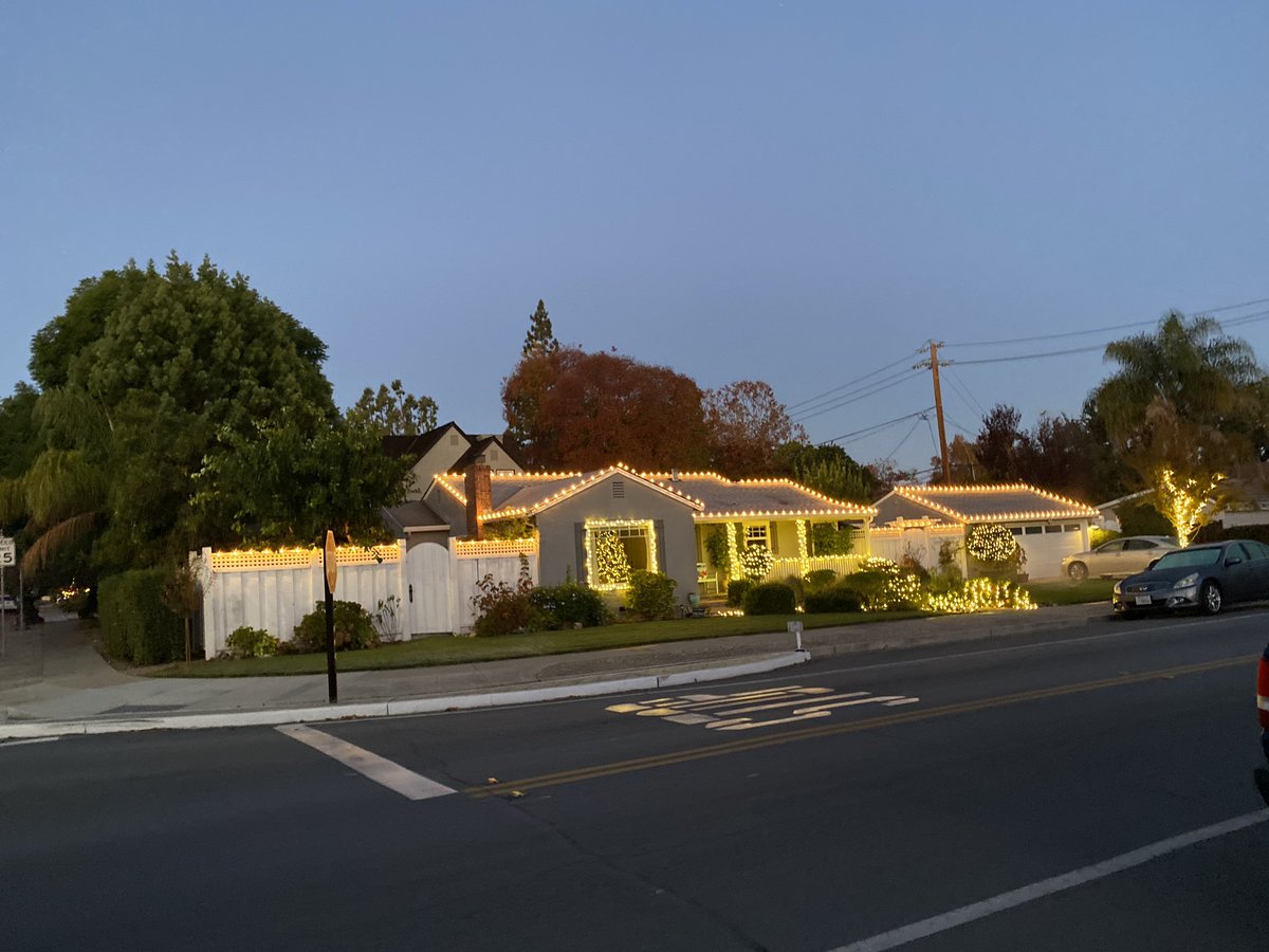 And for #runchathunt 

“Holiday Lights”

#runchat <a href="/therunchat/">#RunChat</a>