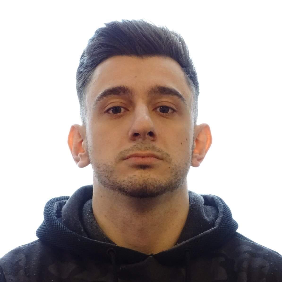 UniOfSunComms's tweet photo. Big day for @sunderlanduni graduate Daniel who came from Bulgaria to study and is now ready for a new life in the North East https://t.co/mlbQGfNjks @JohnMacIntyre2 @Graemethedean @mrsjpt @UoSFutures @LeeHallTweets @jdmow https://t.co/H54deCx2Nb