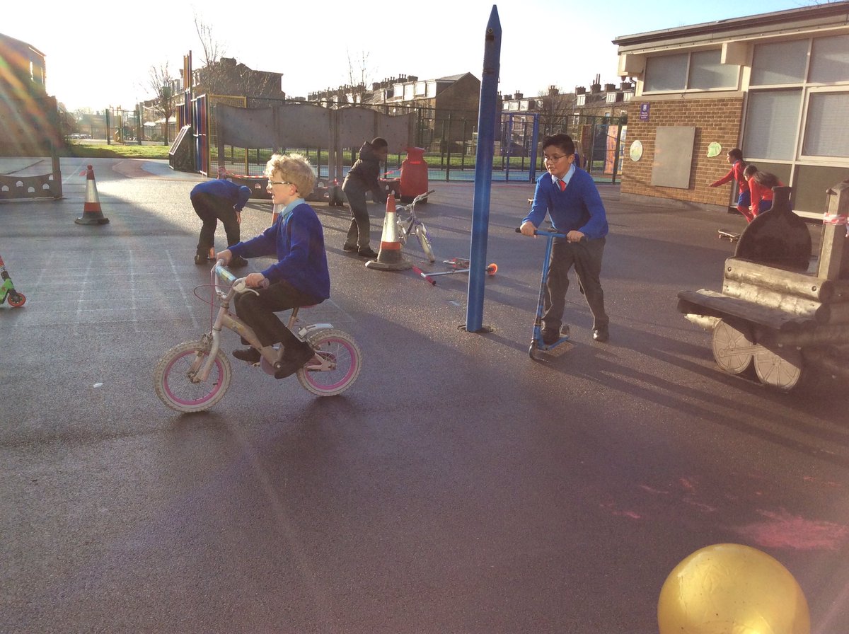 SCFM_Tweets's tweet photo. Year 4 have enjoyed their active morning with @TheBigSwing! https://t.co/FcV6jM8IkR