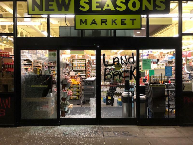Press Release: Group causes thousands of dollars of damage along Southeast Hawthorne - Police make arrests (Photo)
Link: https://t.co/cY0CbWNmnq https://t.co/TJ3Cmjc2lb
