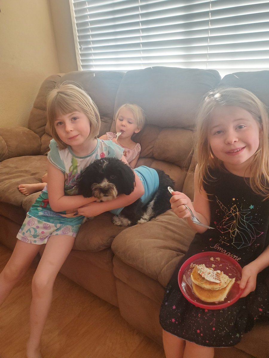 2frantic's tweet image. #VerizonLive #MacysParade 🦃🥧🧡