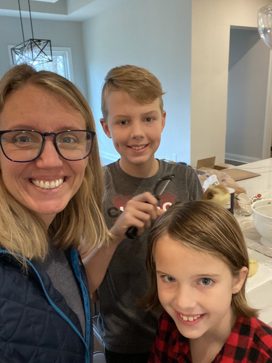 New house but unpacked enough to cook dinner - with some help of course! #MacysParade #verisonlive