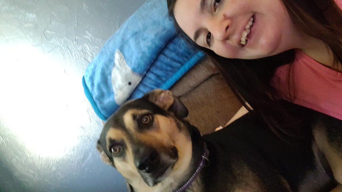 #VerizonLive #MacysParade Happy Thanksgiving to all! My girl and I are just hanging out, watching the parade, and grading! Enjoy today with all of your family and friends!!!