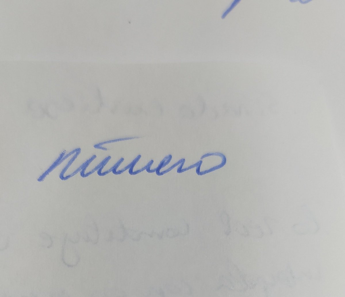 aleeegoomezz's tweet image. Sabéis lo q pone?😂