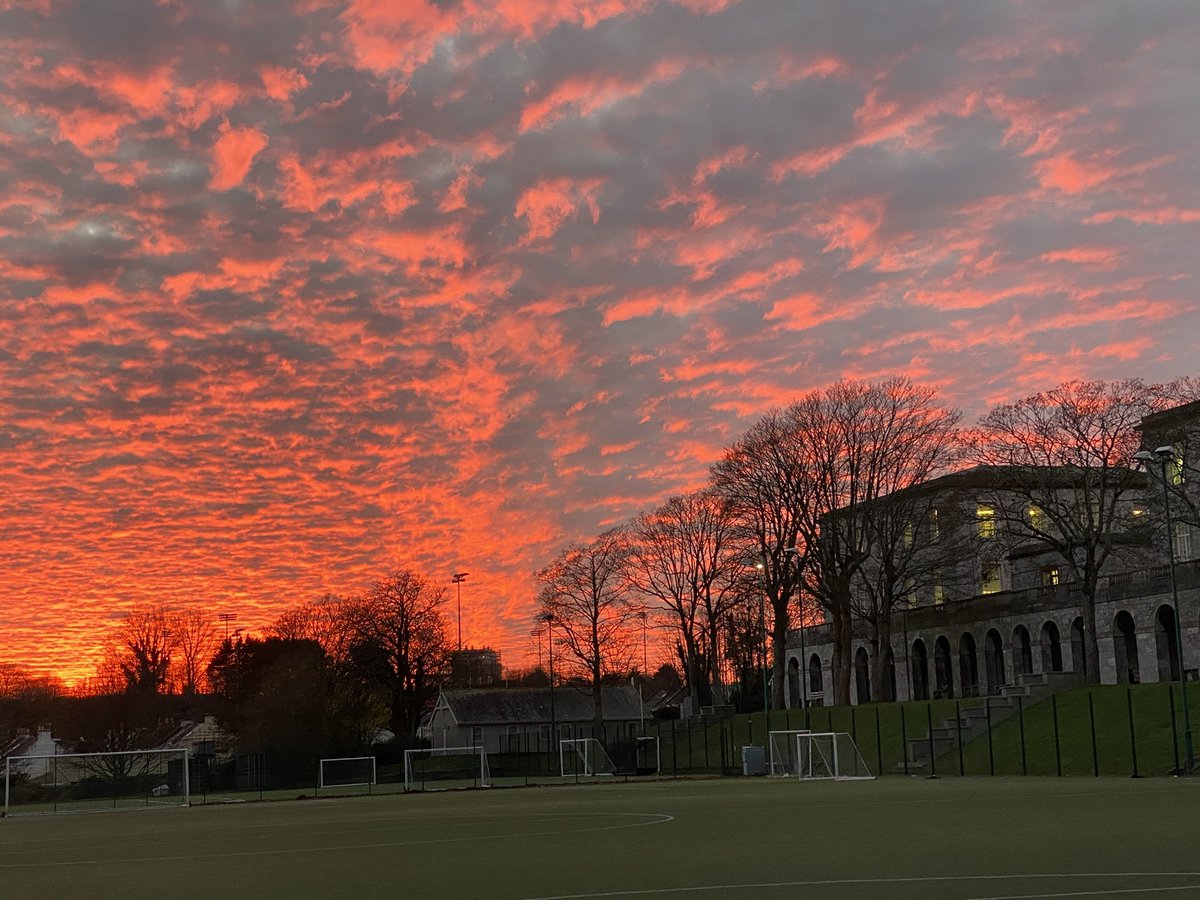 AndreaMc20A's tweet photo. Stunning sky tonight @DHSBoys @Danjjroberts https://t.co/SCo53K10dW
