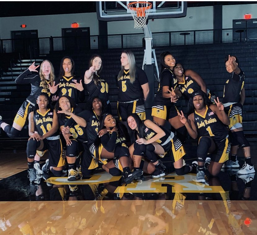 3Rwbb's tweet photo. Happy Thanksgiving from our goofy family to yoursππ€π #ladyraiders #3rwbb #raiderathletics #weare3r #threeriverscollege #jucoproduct #collegewbb https://t.co/vYVF5QRZaa