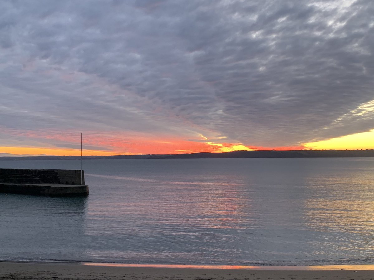 PatWilliams18's tweet photo. What a sight to come home to after a day at work #Polkerris #Cornwall https://t.co/jyLDEoOQzD