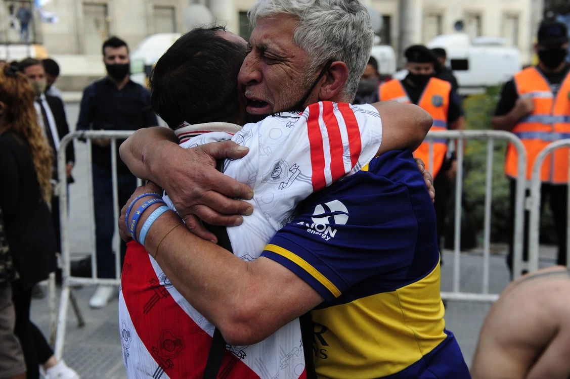 TotalFootbFest's tweet photo. Argentina United #Maradona #Superclasico https://t.co/J57aML7fGK