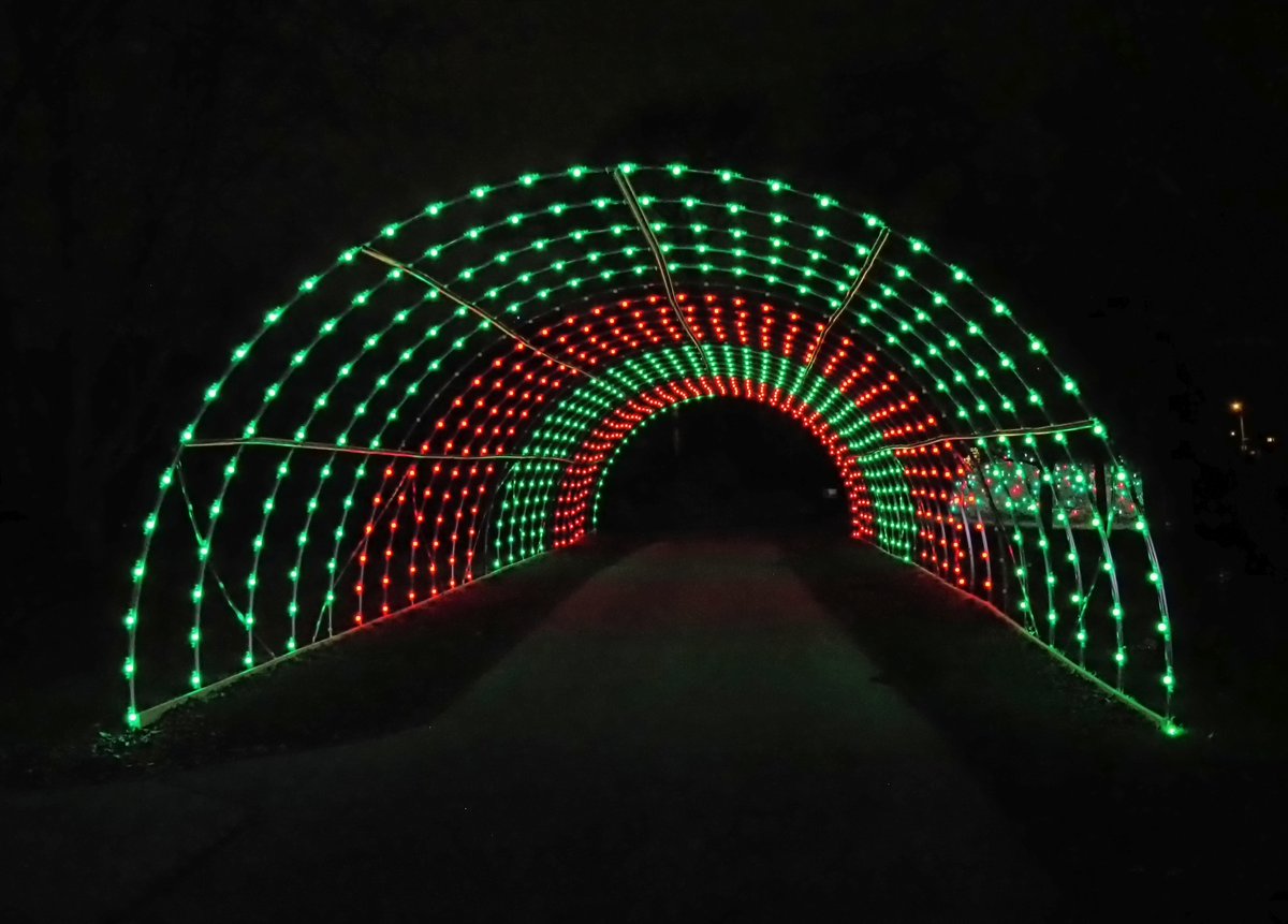 MyEyesPhoto's tweet photo. Happy Thanksgiving! Wonderland of Lights Drive-Through now – Jan. 3, Wednesdays – Sundays, 5pm – 9pm. Admission is only $5 per person and FREE for the little ones ages 2 and younger at the gate only. @realracine @RacineandMe @RacineZoo 
Learn more! https://t.co/nBVdzRv0vV https://t.co/TO6RQMb75E