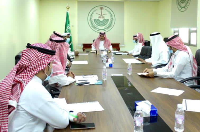 badrprovince's tweet photo. لبحث ومناقشة البرامج والمشاريع التى تقدمها لجان التنمية لجميع افراد المجتمع حيث أكد #سعادته على أهمية إعادة صياغة البرامج الإجتماعية لضمان تنفيذها وفق مؤشرات يمكن قياسها وتحديد أثرها في تحقيق أهدافها وعقد ورش عمل بين اللجان . https://t.co/Luq6OoTTJP