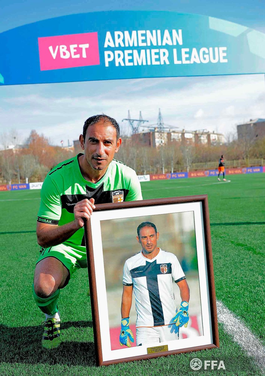 OfficialArmFF's tweet photo. Gevorg Kasparov became the oldest ever goalkeeper to play in the Armenian Premier League. @FCShirak's keeper broke the record playing against @UrartuFC, when he was 40 years 120 days old.

#Armenia #Kasparov #VBETArmPL #Հայաստան https://t.co/2rRCEhkBLP