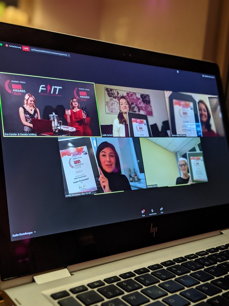 JanaJanze's tweet photo. So viele tolle Frauen! ☺️ #HalbMensch #HalbZukunft? Natürlich ist das @AydanBabakhani
Wenn wir uns wieder sehen (dürfen), stoßen wir auf das grandiose GOLD an ❤️
#DITisInnovation #WinAward @WomensITnetwork https://t.co/o7dsldEBgb