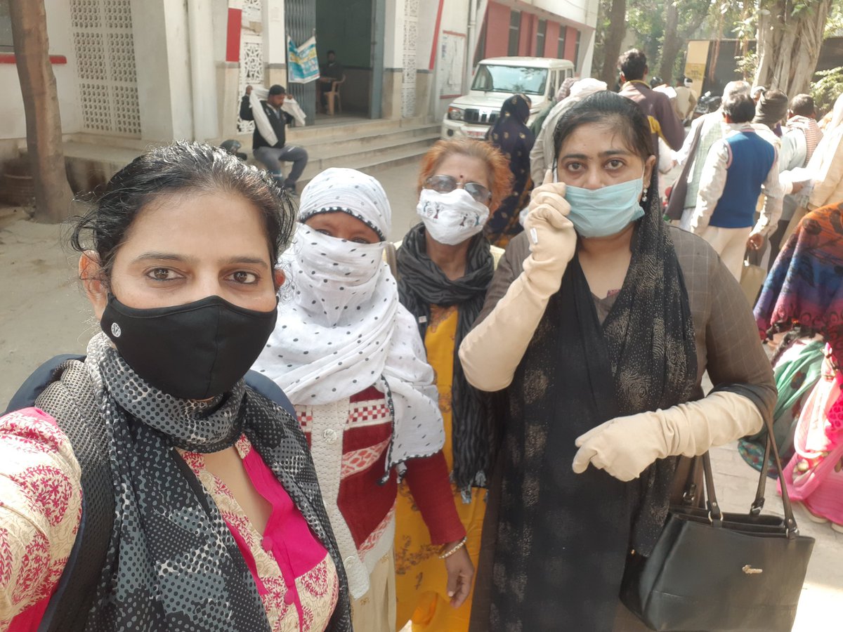 KusumVe16320904's tweet photo. किसानों और मजदुरों के सँघर्ष के साथ एकजुटता प्रदर्शित करते हुए बनारस के साथी
#26नवम्बर
#kisanunity https://t.co/DShiYGQZKY