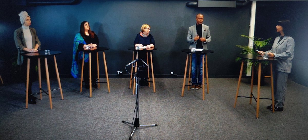 MoniheliRy's tweet photo. Kohti inklusiivista yhteiskuntaa -paneeli, mukana Sara Salmani, @UlkarAghayeva @StenmanKristin1 & TJ:mme Abdirahim Hussein. Ennakko-oletukset erityisesti opetuksessa vaikuttavat negatiivisesti nuorten tulevaisuuteen - mm. #OmaPolku-hankkeemme puuttuu siihen #integration2020 https://t.co/ez2HLX8vbf
