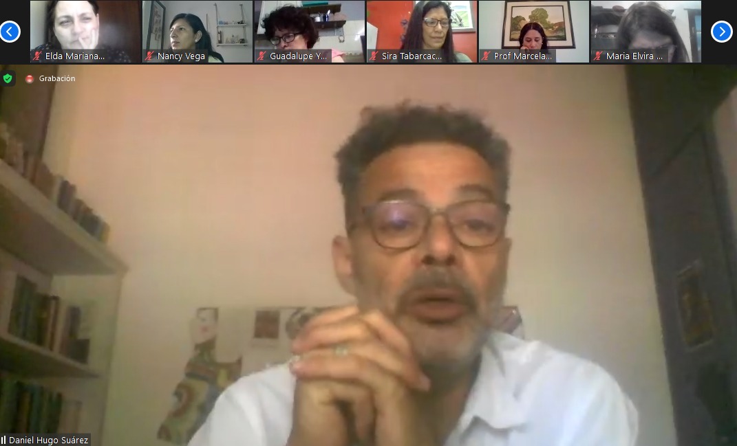 📌Los invitamos a escuchar al Dr Daniel Suarez en el Seminario Taller "La narrativa pedagógica y autobiográfica en el registro de prácticas y residencias en nuevos escenarios" 

🔗youtube.com/watch?v=8VGnXD…