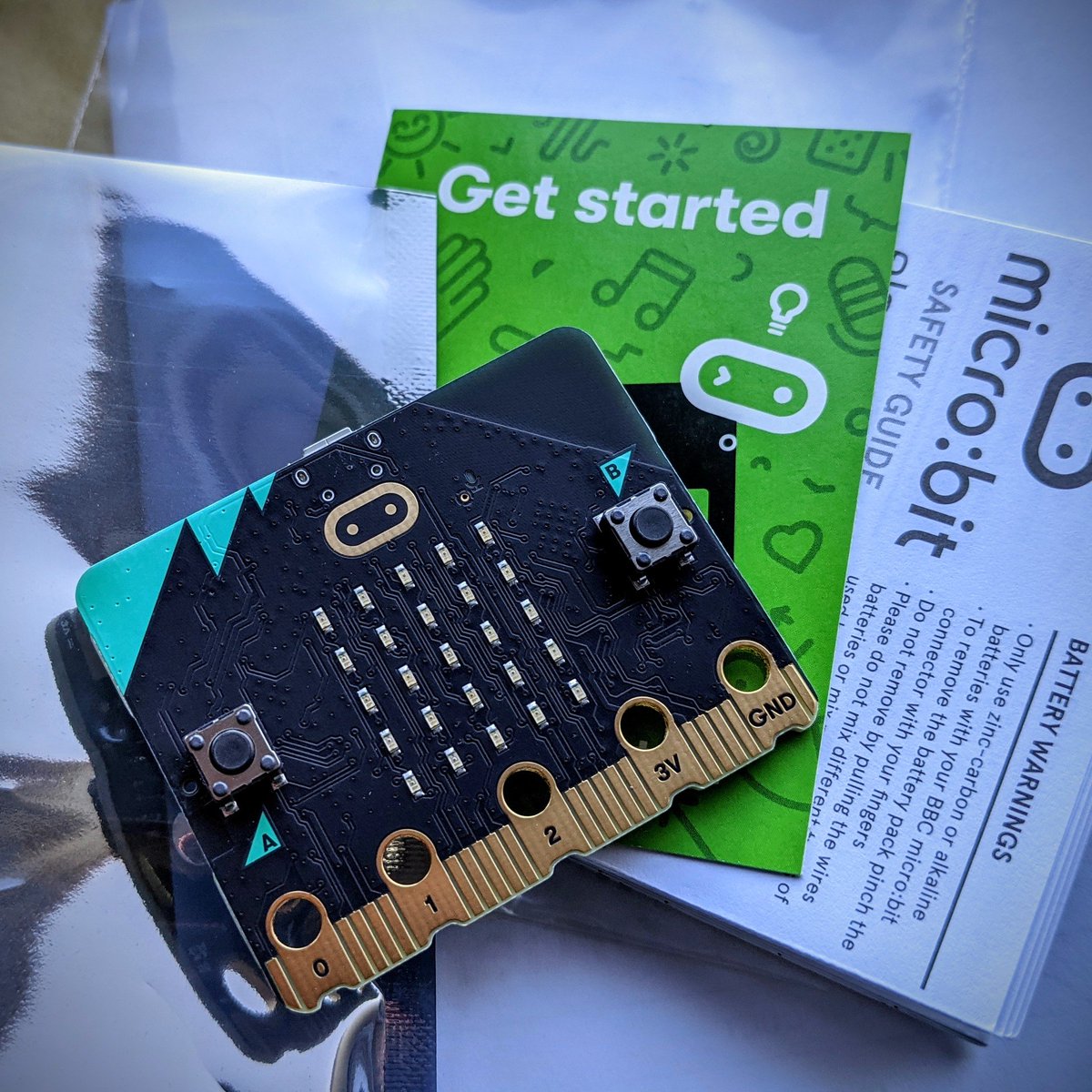 BobBilsland's tweet image. Well what am I meant to do, it was just screaming BUY ME! Thanks @Pimoroni for the speedy service 😎 #MicrobitV2
