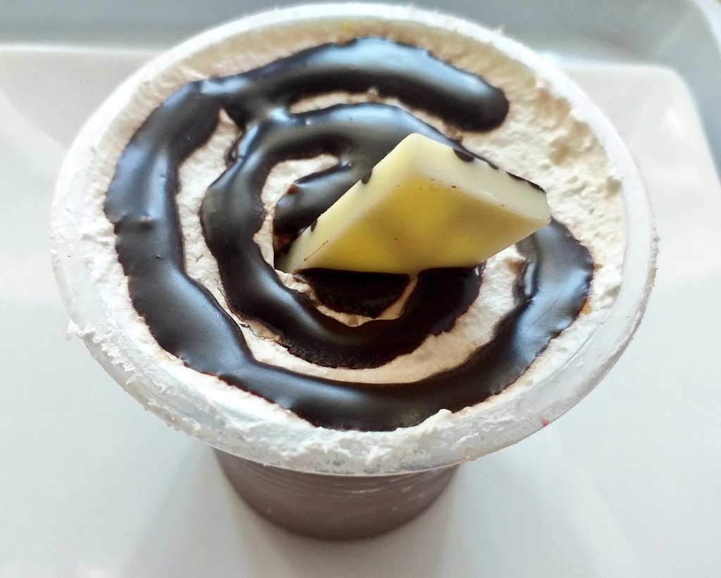tasruva23_'s tweet photo. আমি কি ভীষণ ভাবে তাকে চাই ভালোবাসা জানে!  🥰
#chocolateslover https://t.co/CRGAb2HW9j