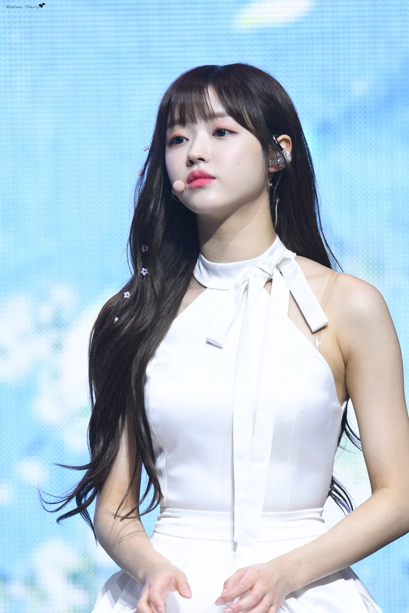yooachyopa's tweet photo. 19.05.08 다섯번째계절 쇼케이스 유아
#OHMYGIRL #오마이걸 #YOOA #유아 
@WM_OHMYGIRL https://t.co/LMOgxeeOKy